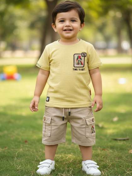 V-Mart Boys Printed T-shirt with Shorts